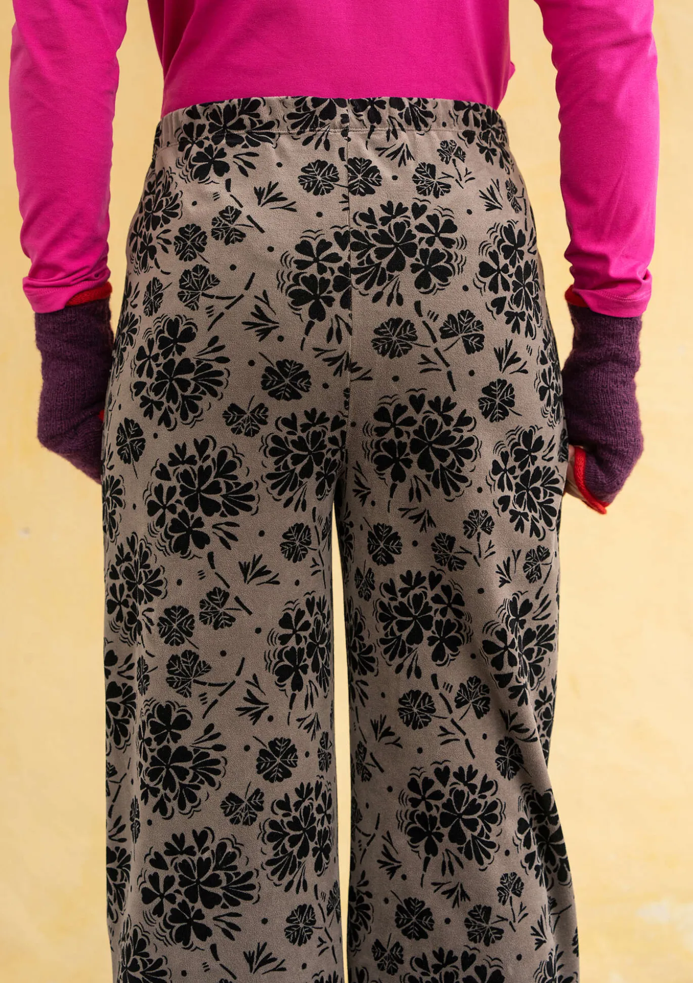 Velourbyxa "Selma" i ekologisk bomull/återvunnen polyester